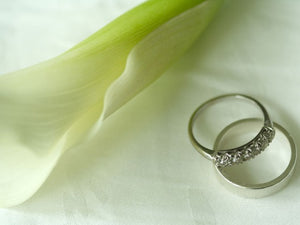 free-wedding-rings-Google-Slides-theme